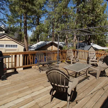 Dream Street Escape -Private Hot Tub, Near The Village And Lake!